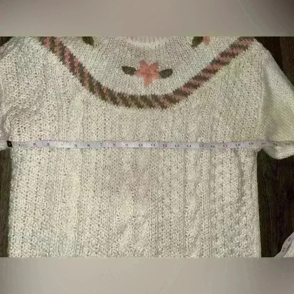 Woman's Hand knitted sweater - Picture 5 of 5